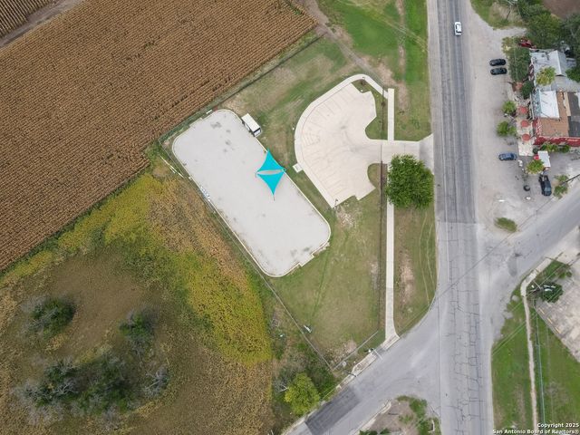 7502 new laredo, San Antonio, TX 78211