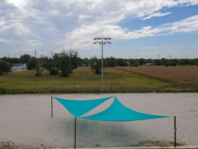 7502 new laredo, San Antonio, TX 78211
