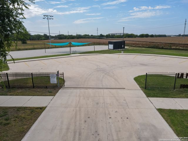 7502 new laredo, San Antonio, TX 78211