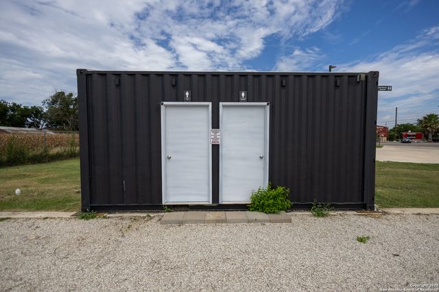 7502 new laredo, San Antonio, TX 78211