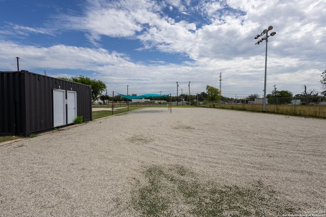 7502 new laredo, San Antonio, TX 78211
