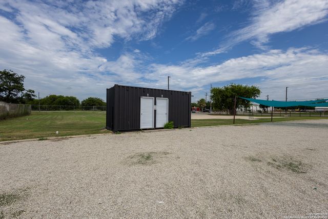 7502 new laredo, San Antonio, TX 78211