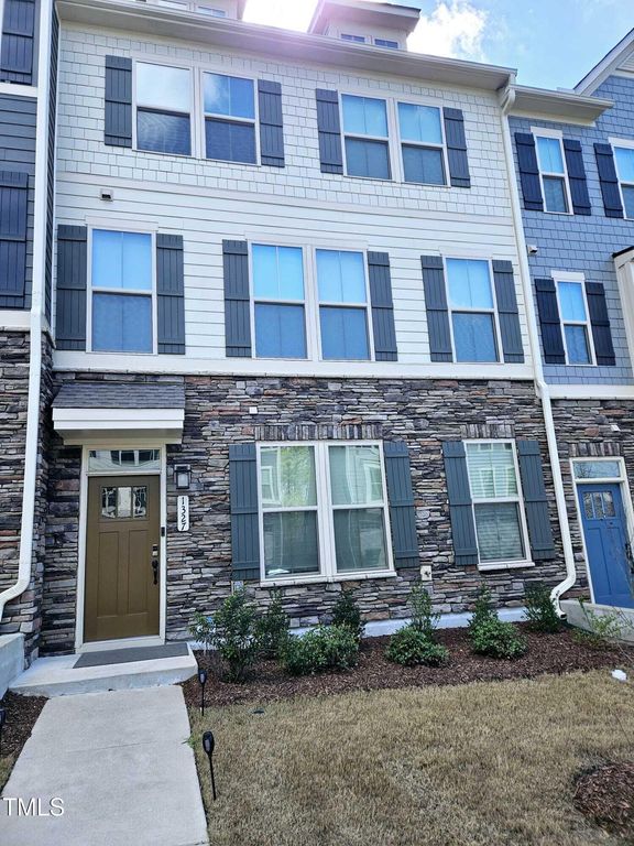 1327 Channing Park Cir Circle, Cary, NC 27519