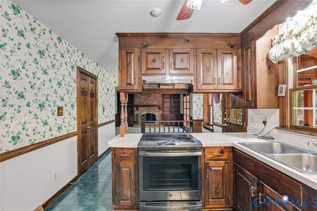 5701 Elfinwood Rd, Chester, VA 23831