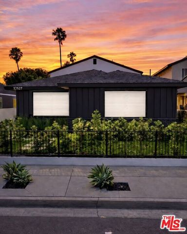 12527 Cranbrook Avenue, Hawthorne, CA 90250