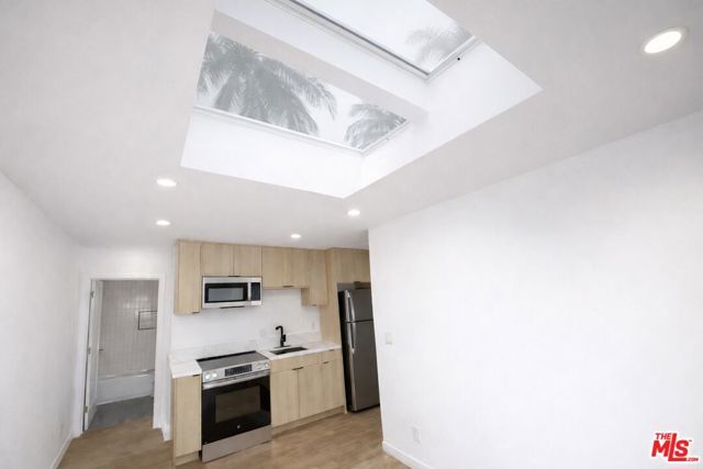 12527 Cranbrook Avenue, Hawthorne, CA 90250