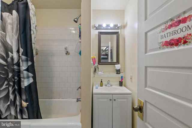 2924 SAINT PAUL ST, Baltimore, MD 21218