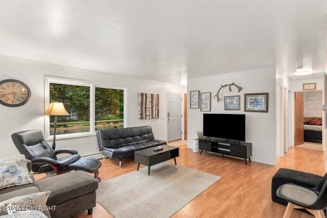 7239 Violet Place, Anchorage, AK 99502
