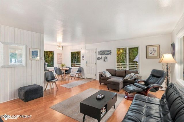 7239 Violet Place, Anchorage, AK 99502