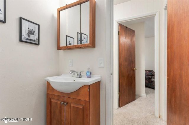 7239 Violet Place, Anchorage, AK 99502