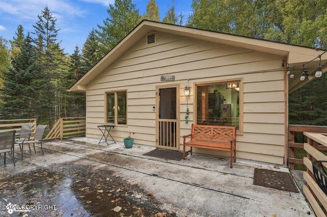 7239 Violet Place, Anchorage, AK 99502