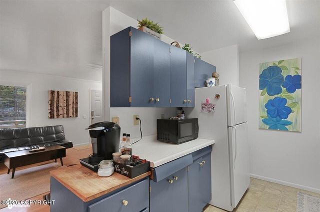 7239 Violet Place, Anchorage, AK 99502