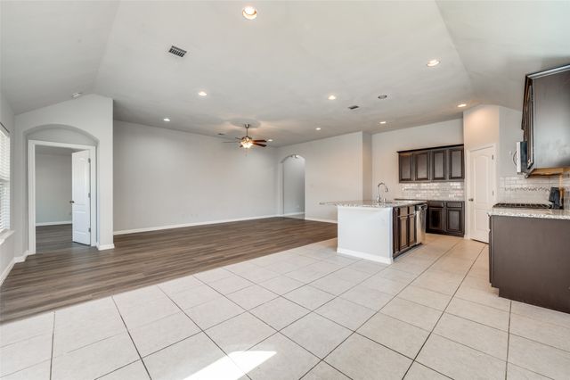 1033 Water Garden Circle, Little Elm, TX 75068