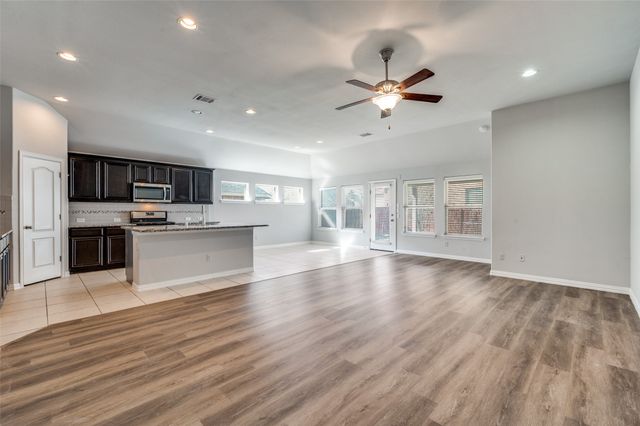 1033 Water Garden Circle, Little Elm, TX 75068