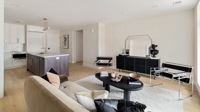 20 Kinmonth Rd 201, Newton, MA 02468