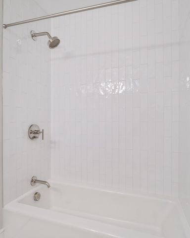 20 Kinmonth Rd 201, Newton, MA 02468