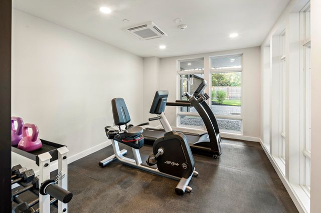 20 Kinmonth Rd 201, Newton, MA 02468