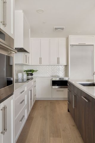 20 Kinmonth Rd 201, Newton, MA 02468