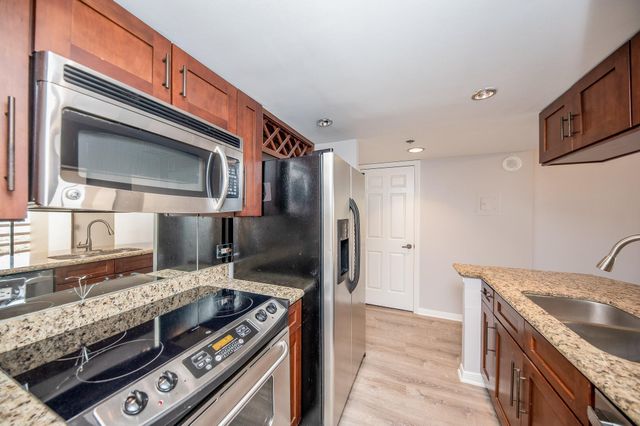 3525 Sage Road 1612, Houston, TX 77056