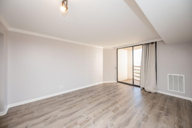 3525 Sage Road 1612, Houston, TX 77056