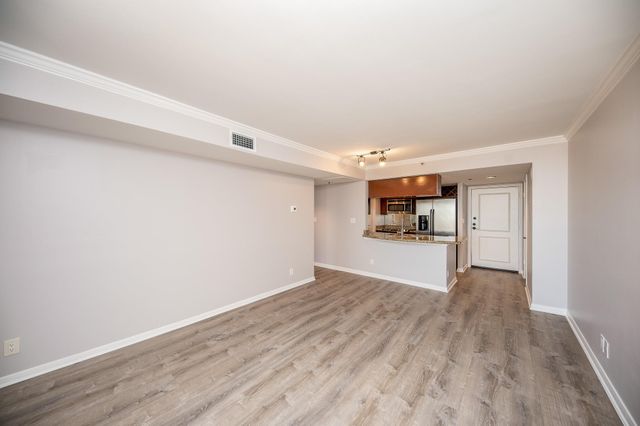 3525 Sage Road 1612, Houston, TX 77056