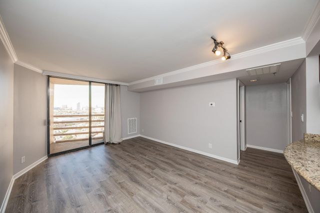 3525 Sage Road 1612, Houston, TX 77056