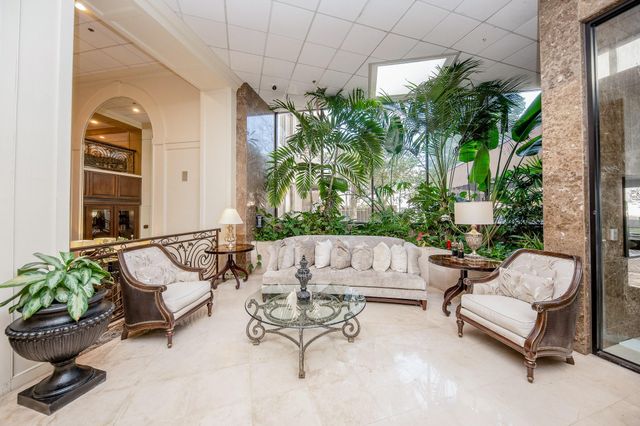 3525 Sage Road 1612, Houston, TX 77056