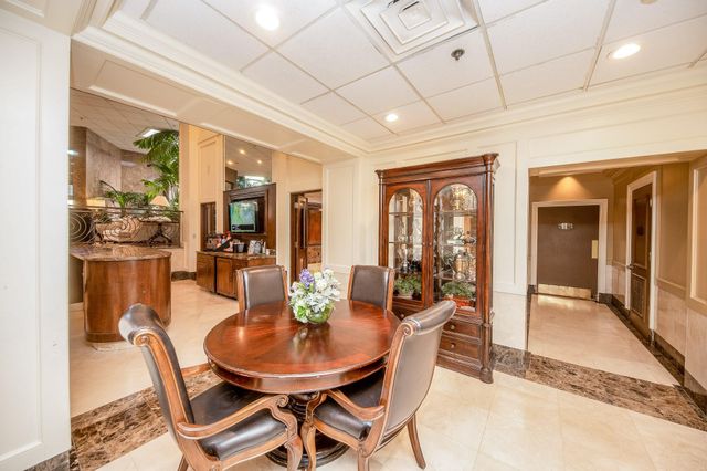 3525 Sage Road 1612, Houston, TX 77056