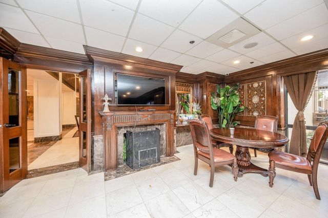 3525 Sage Road 1612, Houston, TX 77056