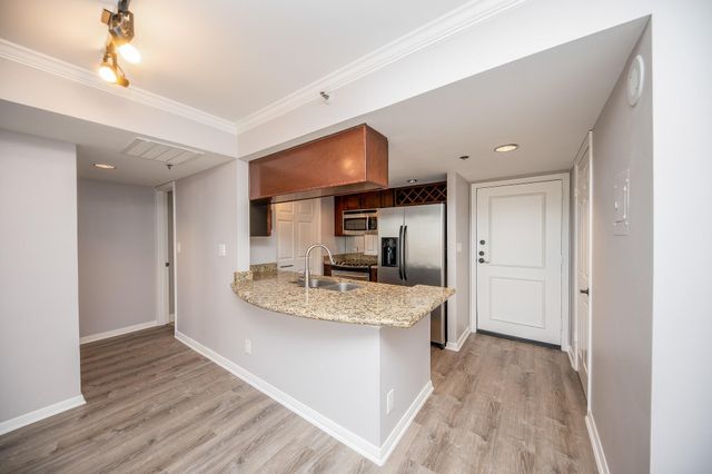 3525 Sage Road 1612, Houston, TX 77056