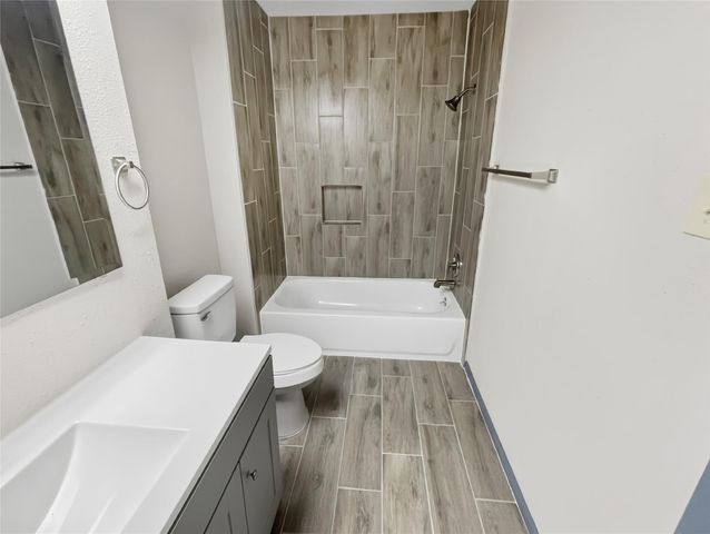 7283 Chasewood Drive, Houston, TX 77489