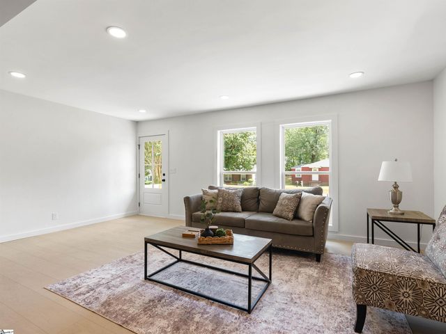 323 Crosby Circle, Greenville, SC 29605