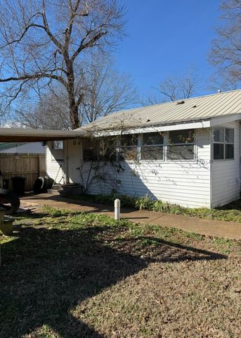 150 POWELL ST, Hickory Valley, TN 38042