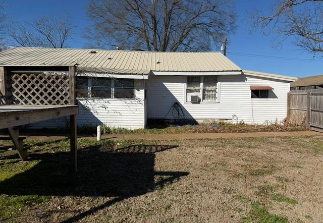 150 POWELL ST, Hickory Valley, TN 38042