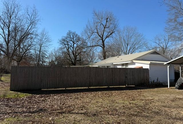 150 POWELL ST, Hickory Valley, TN 38042