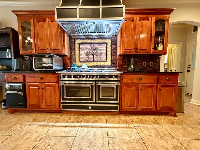 1916 Oakbrook Drive, Sherwood, AR 72120