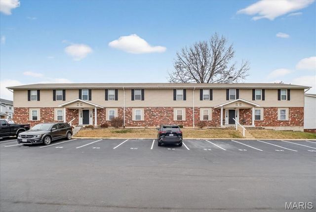 758 Delray Drive H, St Peters, MO 63376