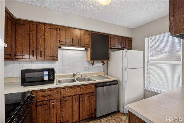 758 Delray Drive H, St Peters, MO 63376