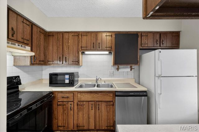 758 Delray Drive H, St Peters, MO 63376