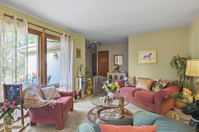 944 Leonardville Road, Leonardo, NJ 07737