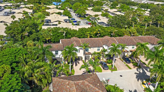 4673 MEDITERRANEAN Circle, Palm Beach Gardens, FL 33418