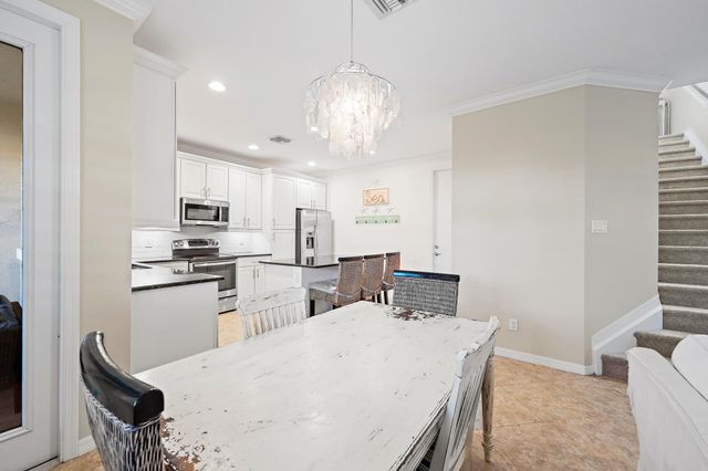 4673 MEDITERRANEAN Circle, Palm Beach Gardens, FL 33418