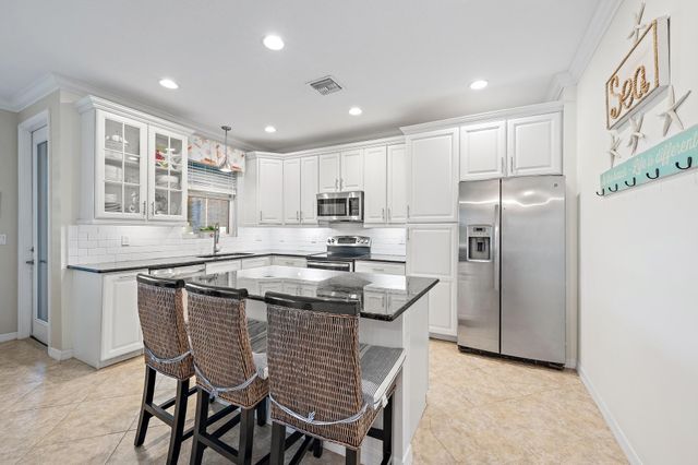 4673 MEDITERRANEAN Circle, Palm Beach Gardens, FL 33418
