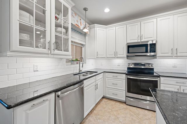 4673 MEDITERRANEAN Circle, Palm Beach Gardens, FL 33418