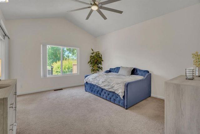 1952 Cherry Hills Dr, Discovery Bay, CA 94505