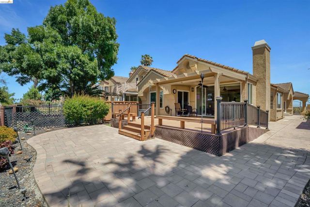 1952 Cherry Hills Dr, Discovery Bay, CA 94505