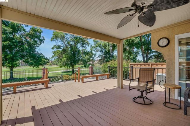 1952 Cherry Hills Dr, Discovery Bay, CA 94505