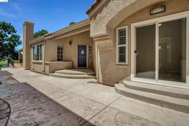 1952 Cherry Hills Dr, Discovery Bay, CA 94505