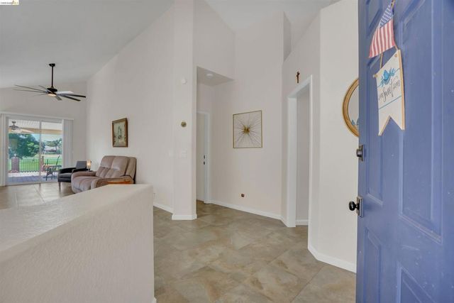 1952 Cherry Hills Dr, Discovery Bay, CA 94505