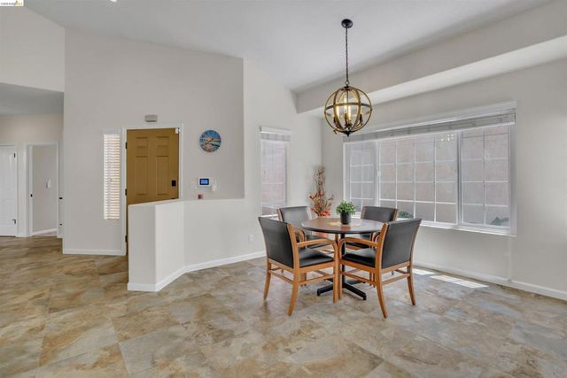 1952 Cherry Hills Dr, Discovery Bay, CA 94505